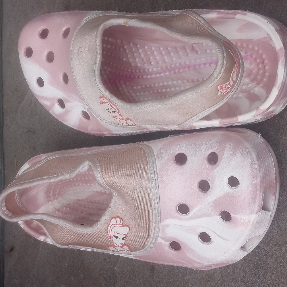 KID'S SIZE BOYS 1 GIRLS 4 PINK PRINCESS CROCS